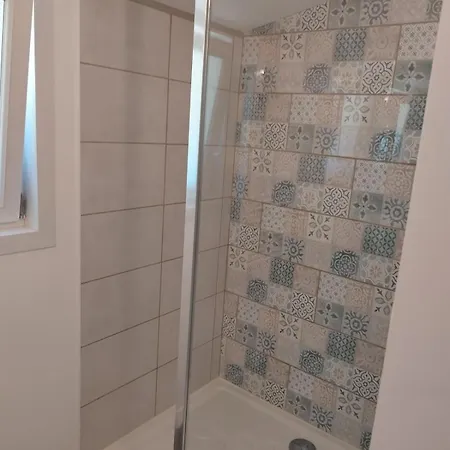 아파트 Petite Maison A Deux Pas Du Centre 르파오